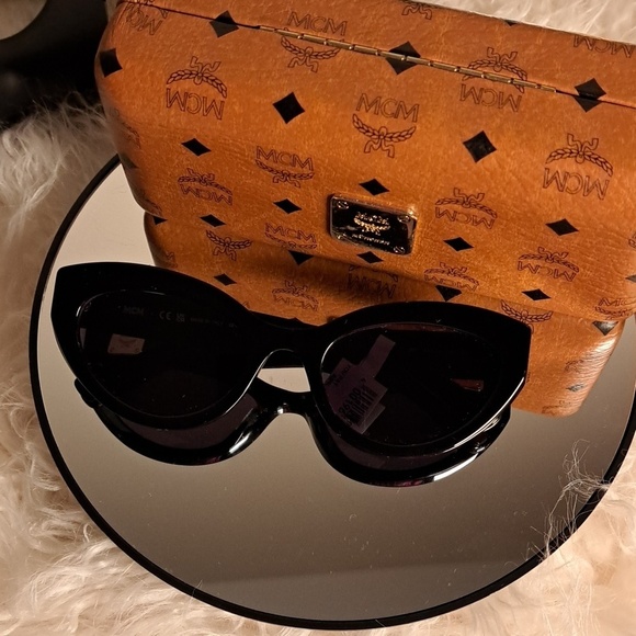 MCM 684S 001 Black Cat Eye Sunglasses 54mm main image 9